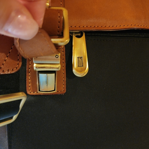 Hartmann Messenger/Computer Bag - Picture 3 of 15